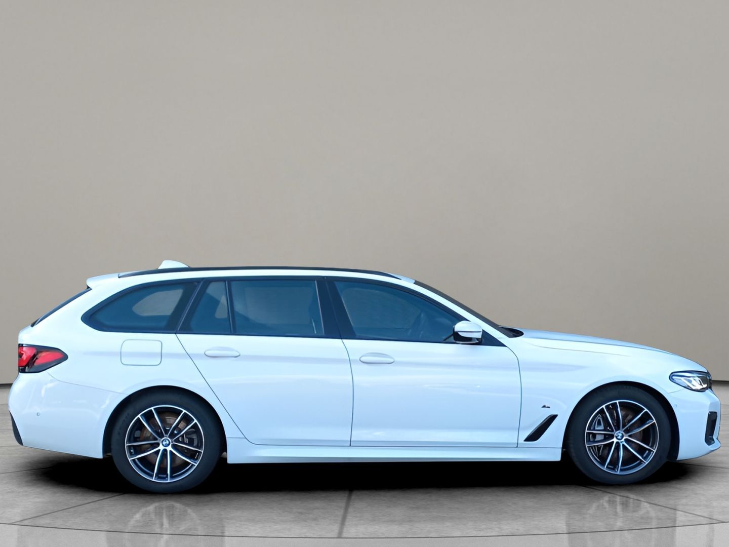 BMW Řada 5, 530d Touring xDrive M-paket - fotka 3