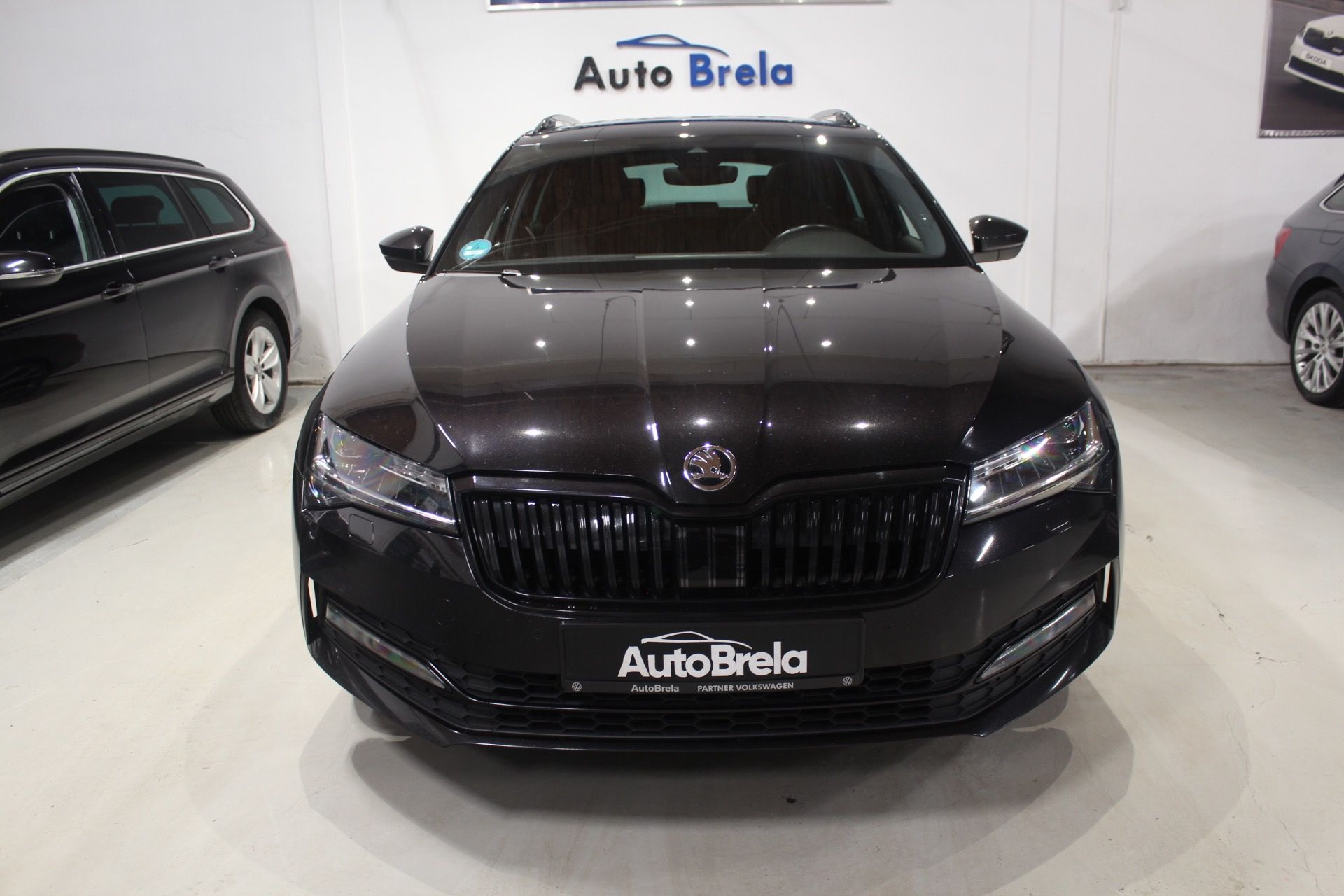 Škoda Superb, 2.0TDI DSG SportLine Display - fotka 4