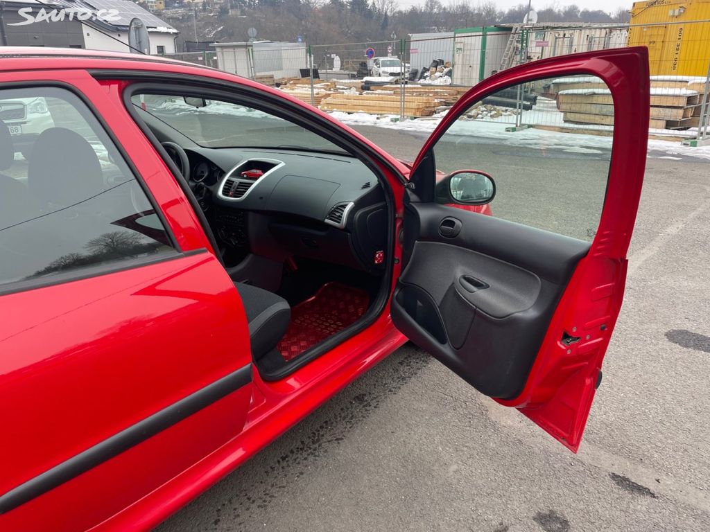 Peugeot 206, + 1,1 44kW, SERVISKA