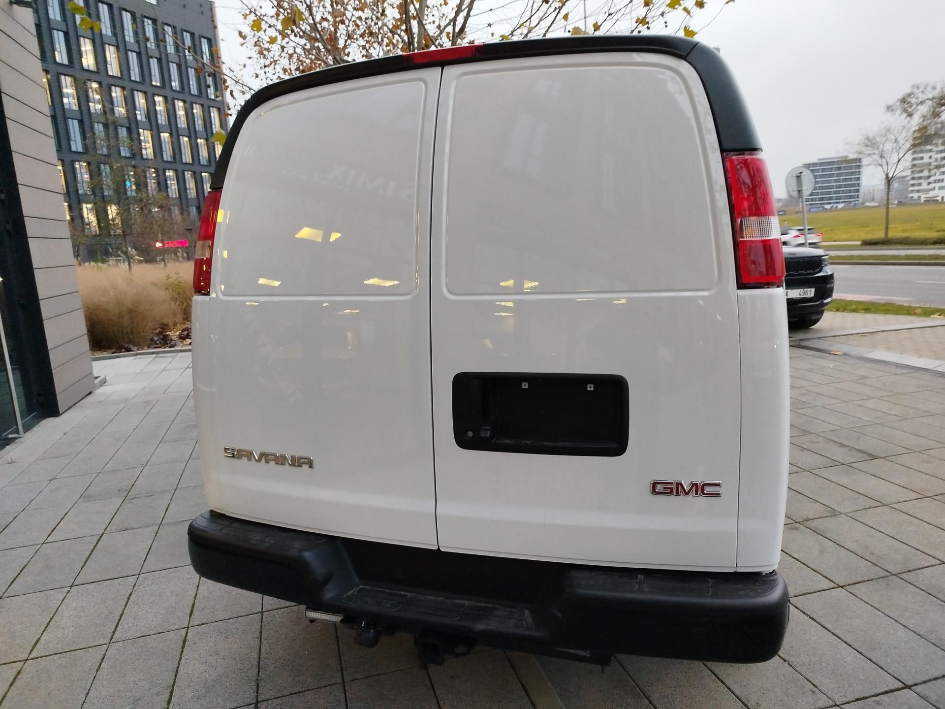 GMC Savana, Cargo, rezervováno - fotka 3