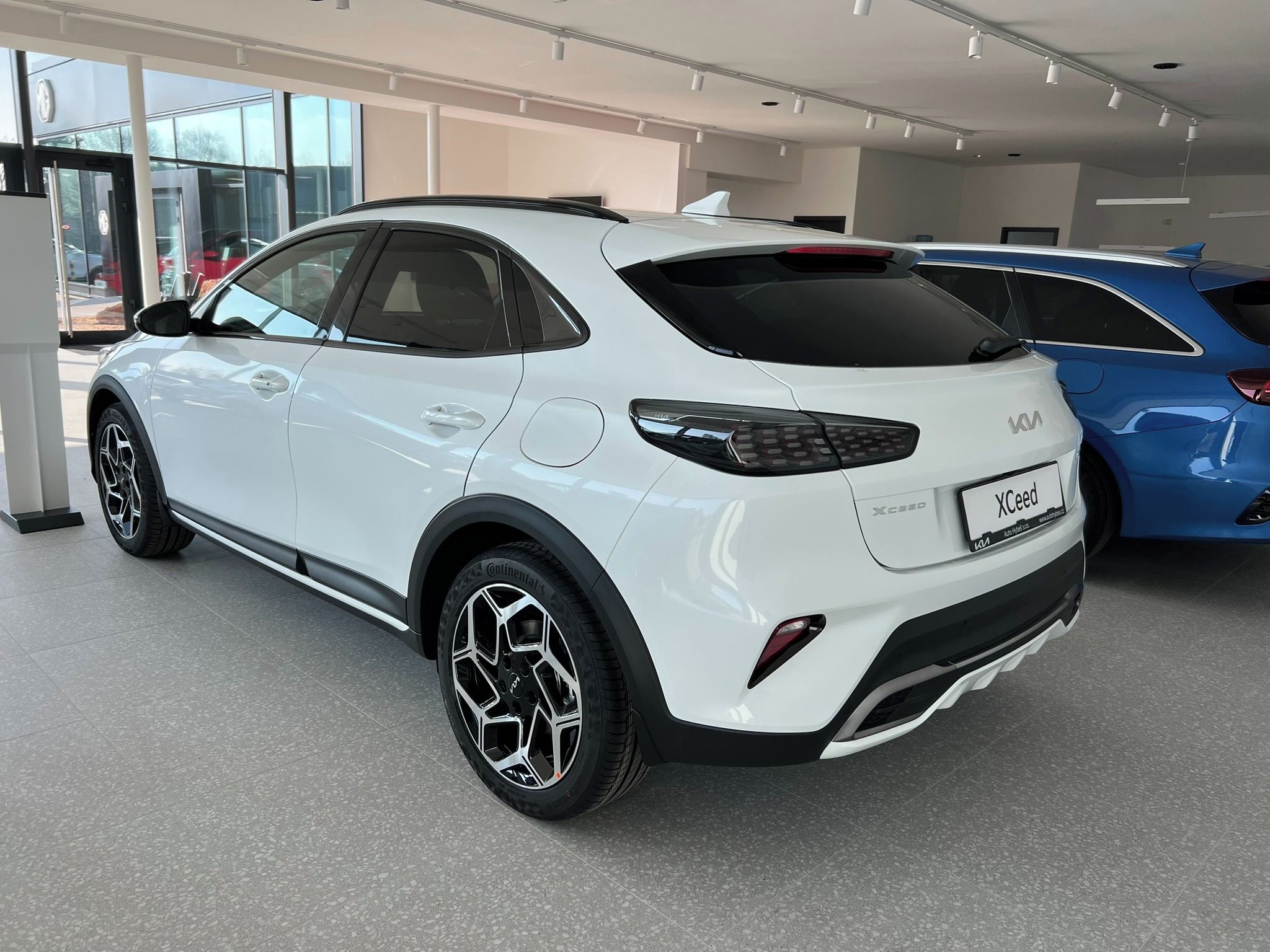 Kia XCee´d, 1,5 T-GDi GPF 7DCT GT LINE - fotka 4