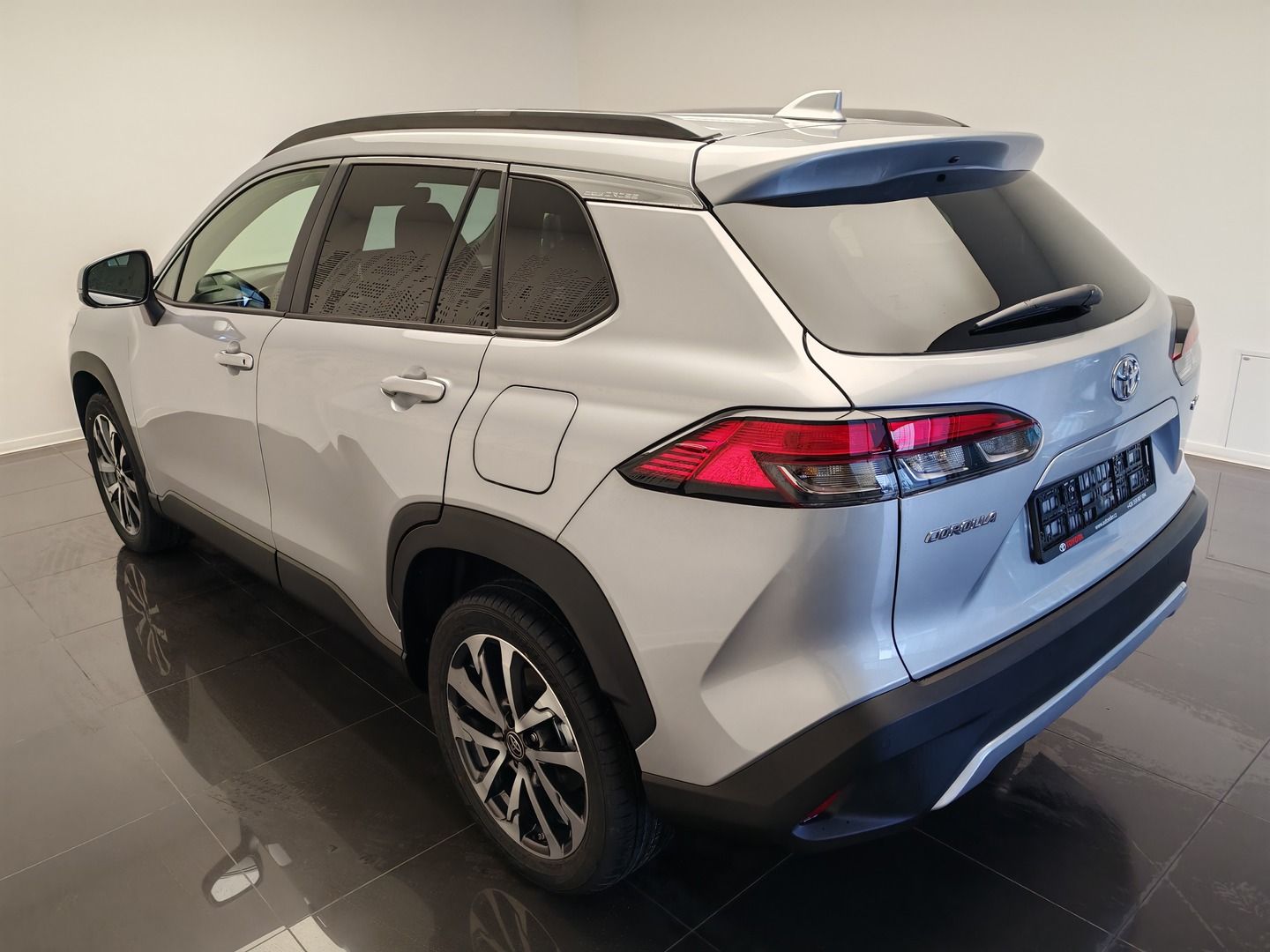 Toyota Corolla Cross, 1.8 Hybrid eCVT FWD Style - fotka 6