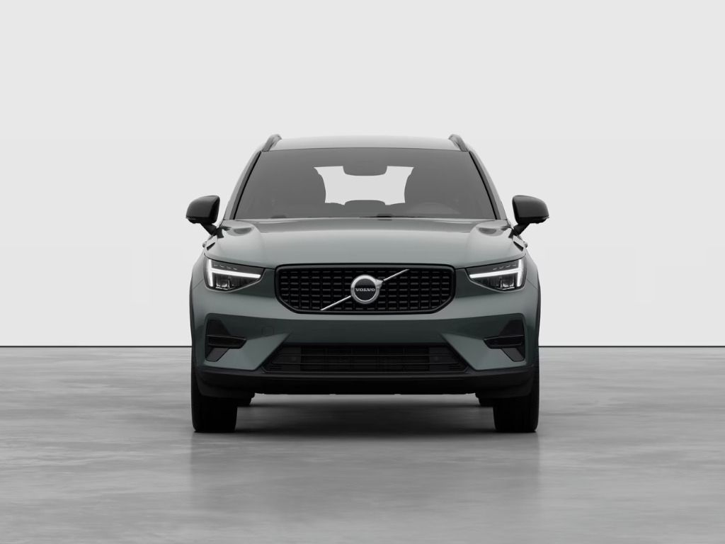 Volvo XC40, PLUS DARK B3 FWD 120kW - fotka 4