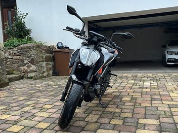 Obrázek k inzerátu: KTM 125 Duke, MOTOCYKL KTM DUKE 125ccm 11kW
