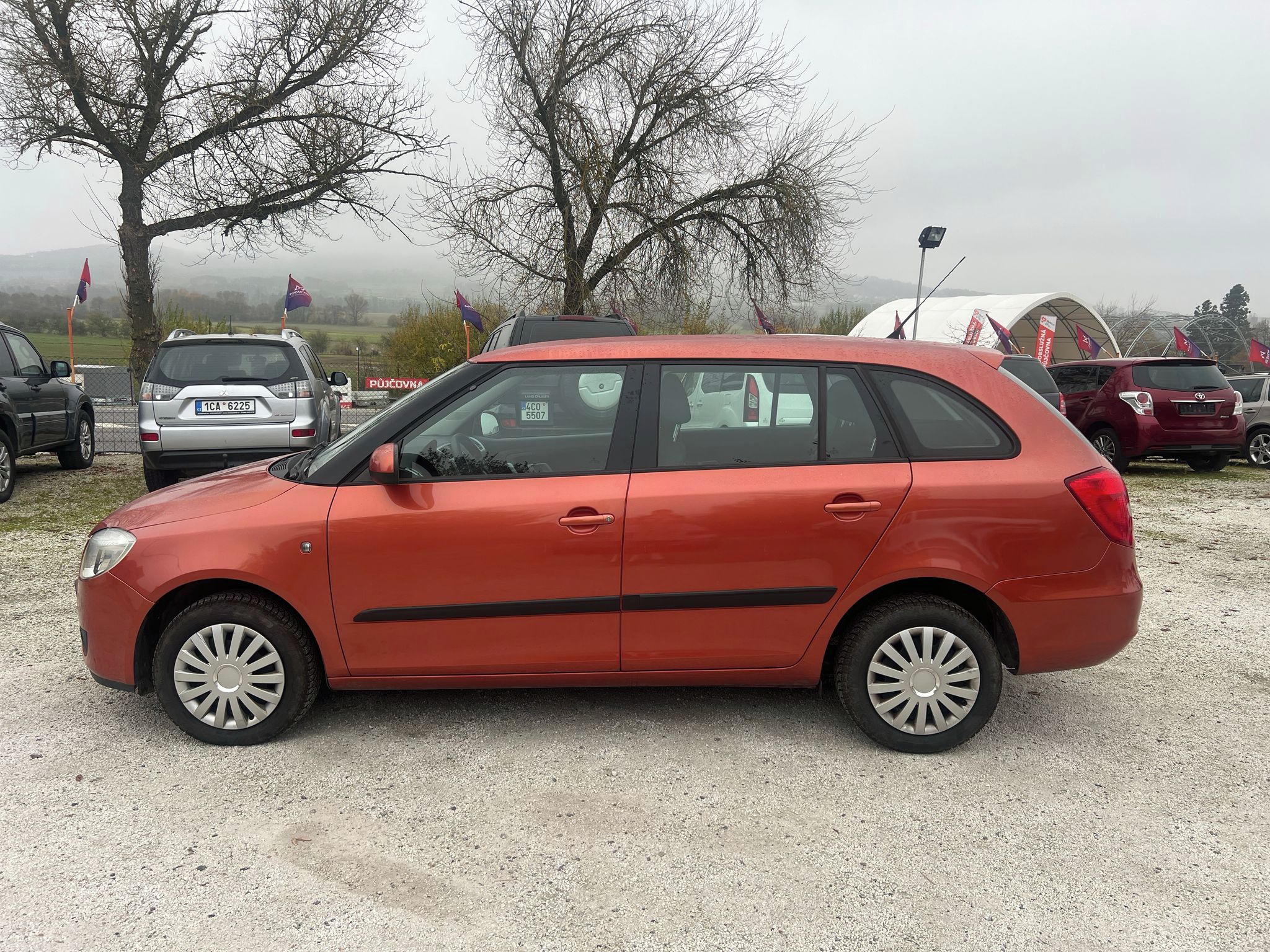 Škoda Fabia, 1.2 12V HTP 51kW Ambiente Comb - fotka 4