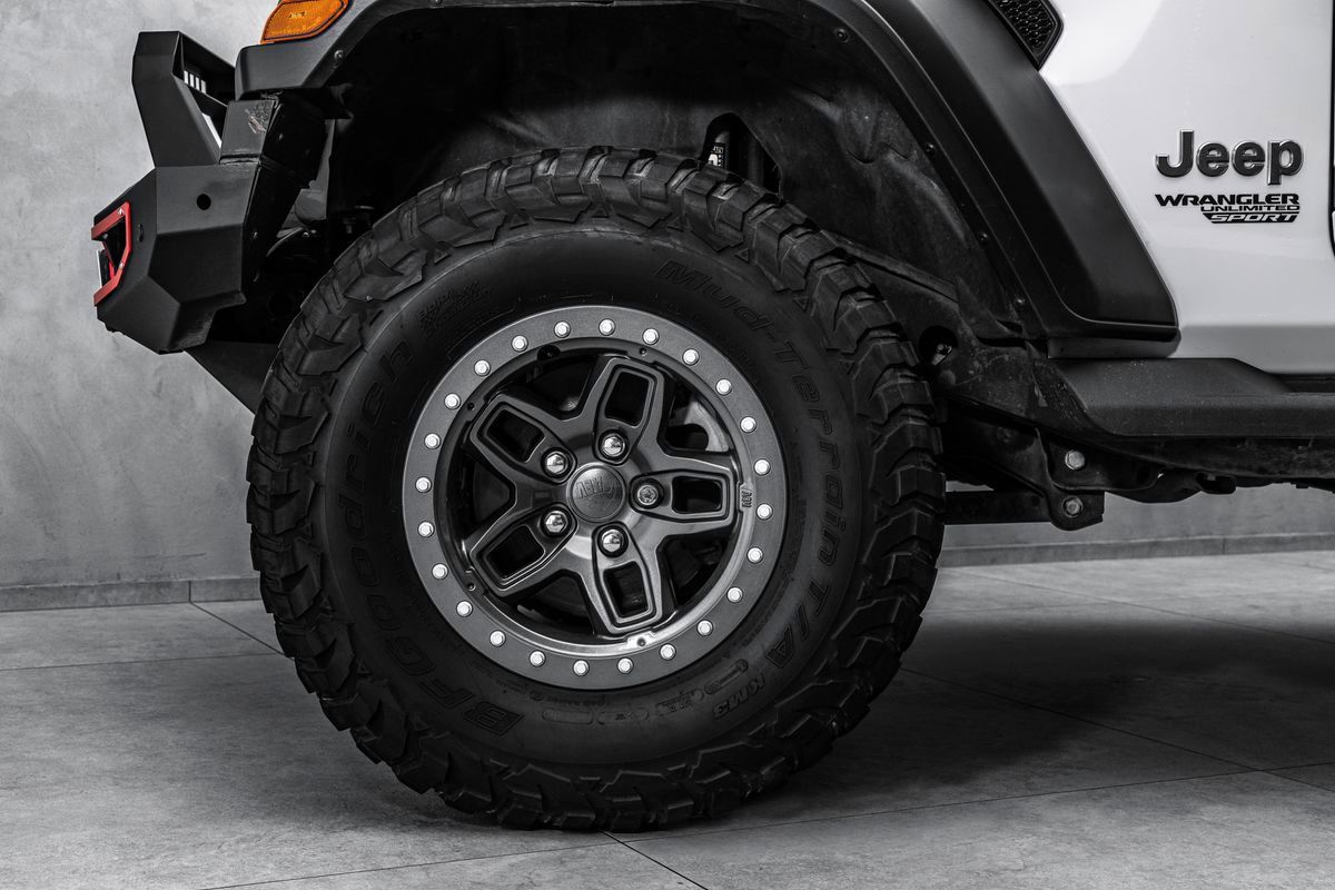 Jeep Wrangler, 3,6 V6 35 pneu - fotka 2