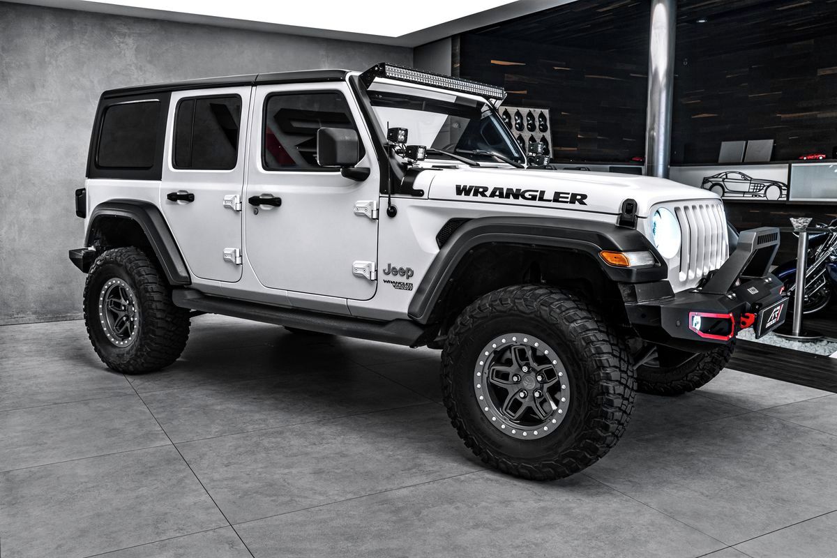 Jeep Wrangler, 3,6 V6 35 pneu - fotka 4