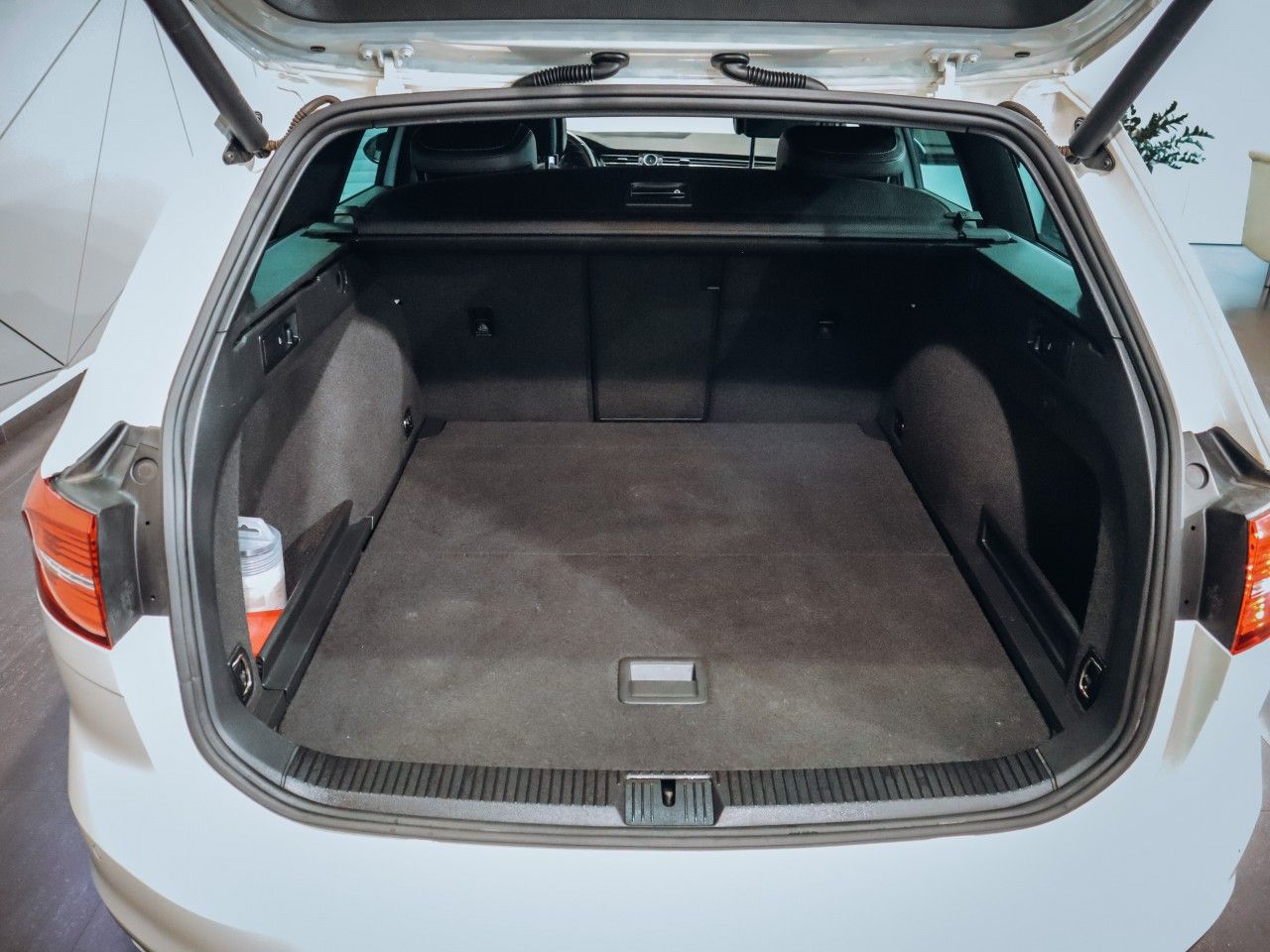 Volkswagen Passat, 2.0TDI DSG R-line - fotka 6