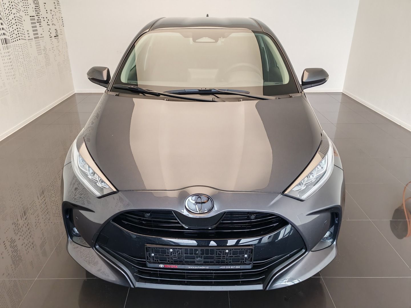 Toyota Yaris, Style 1,5 Hybrid - fotka 4