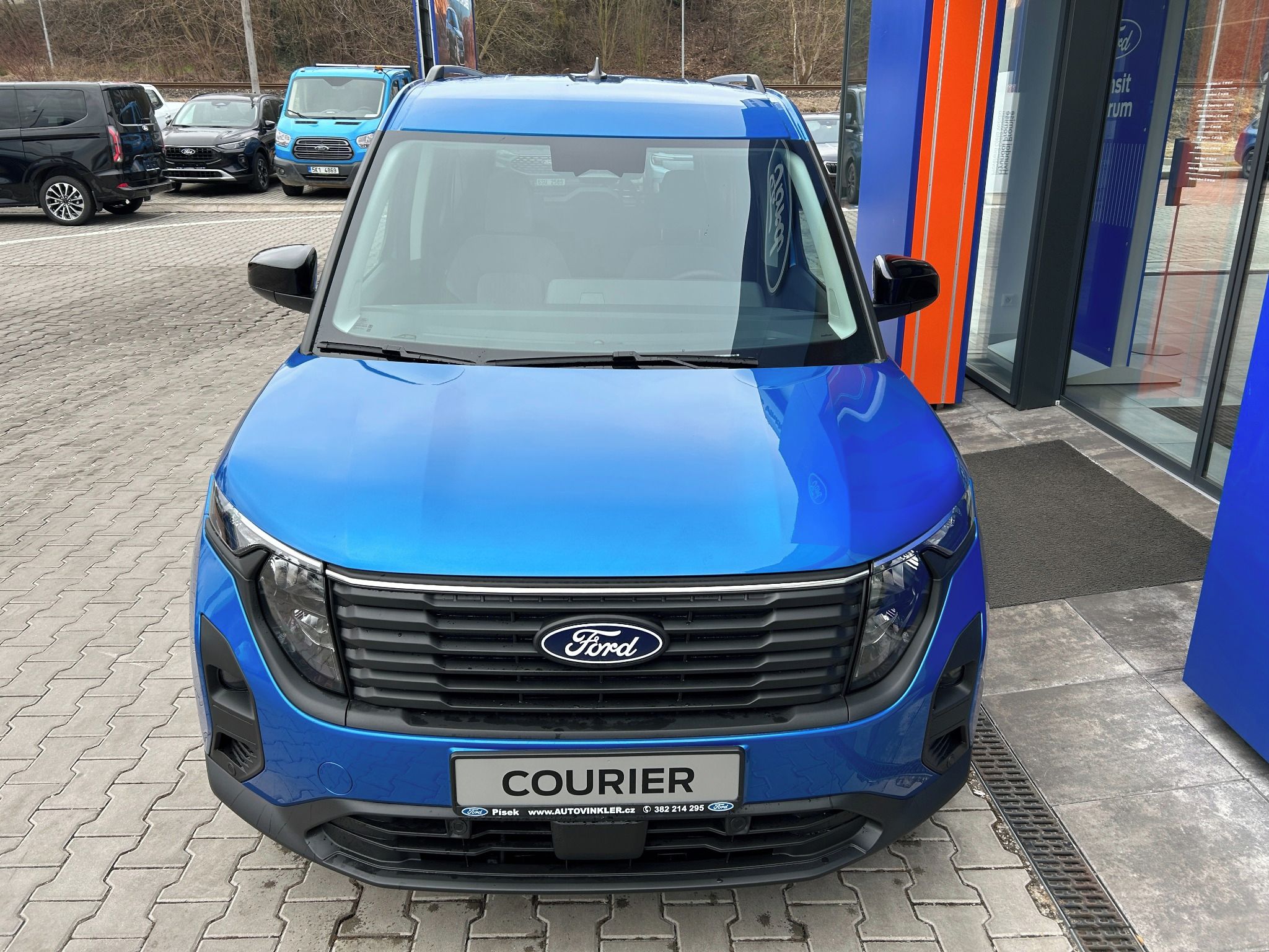 Ford Tourneo Courier, Titanium 1.0 EcoBoost 92 kW - fotka 2
