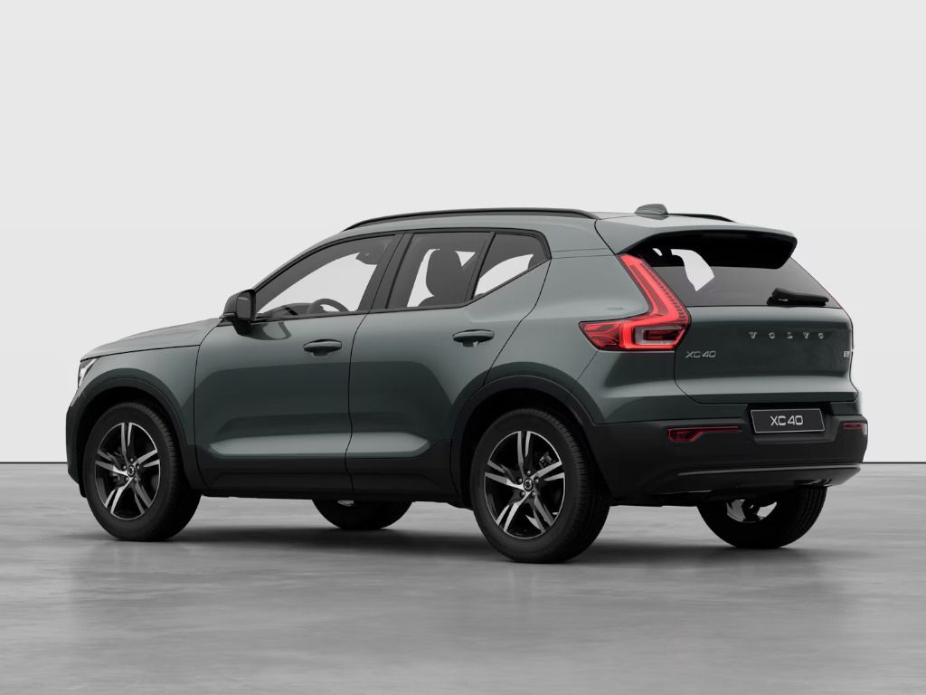 Volvo XC40, PLUS DARK B3 FWD 120kW - fotka 3