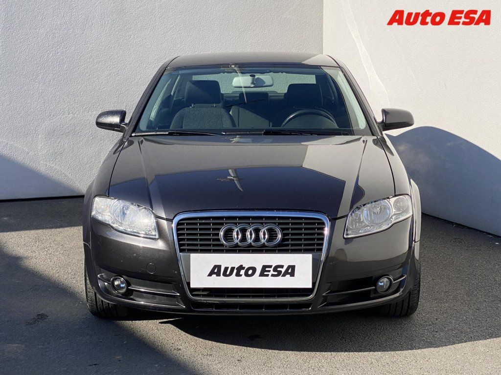 Audi A4, 1.9 TDi,AC,TZ,park. čidla - fotka 2