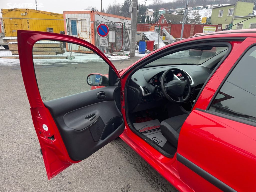 Peugeot 206, + 1,1 44kW, SERVISKA
