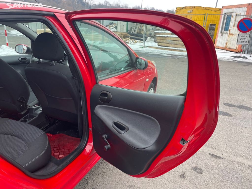 Peugeot 206, + 1,1 44kW, SERVISKA