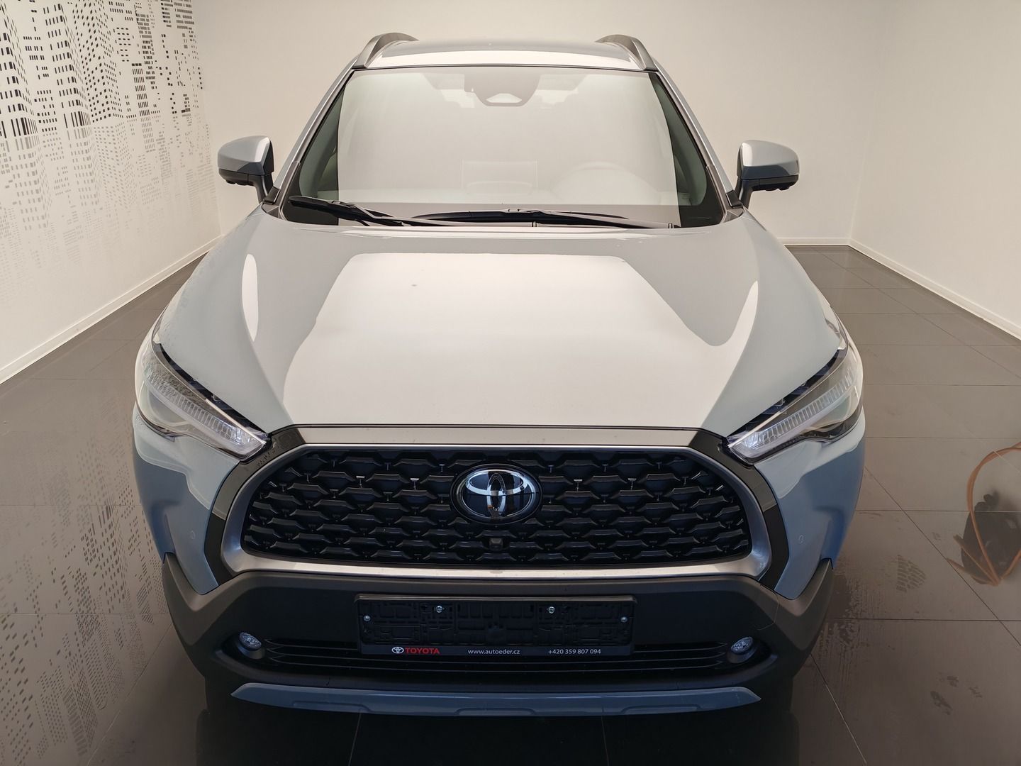 Toyota Corolla Cross, 2,0 Hybrid Executive - fotka 2