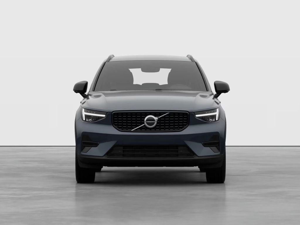 Volvo XC40, PLUS DARK B3 FWD 120kW - fotka 3