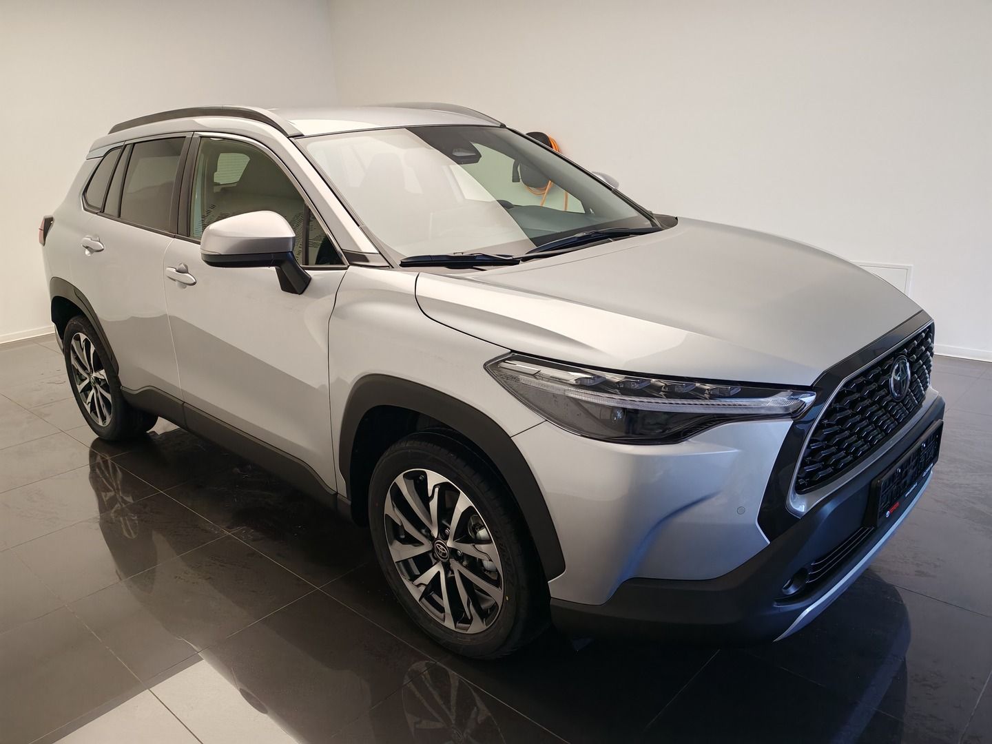 Toyota Corolla Cross, 1.8 Hybrid eCVT FWD Style - fotka 2