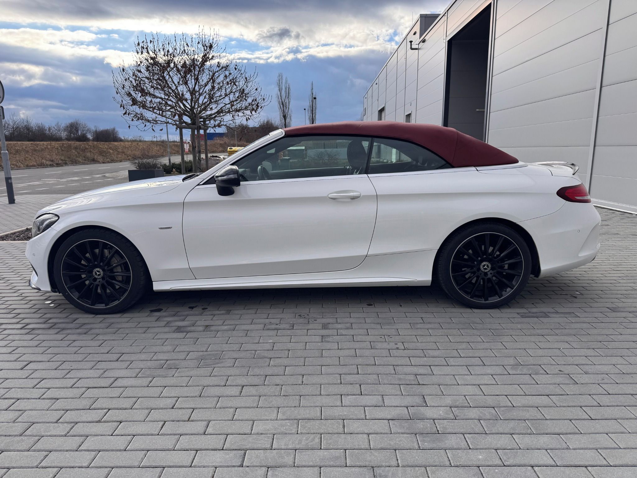 Mercedes-Benz Třídy C, 250 CABRIO AMG ZIMNÍ CENA! - fotka 4