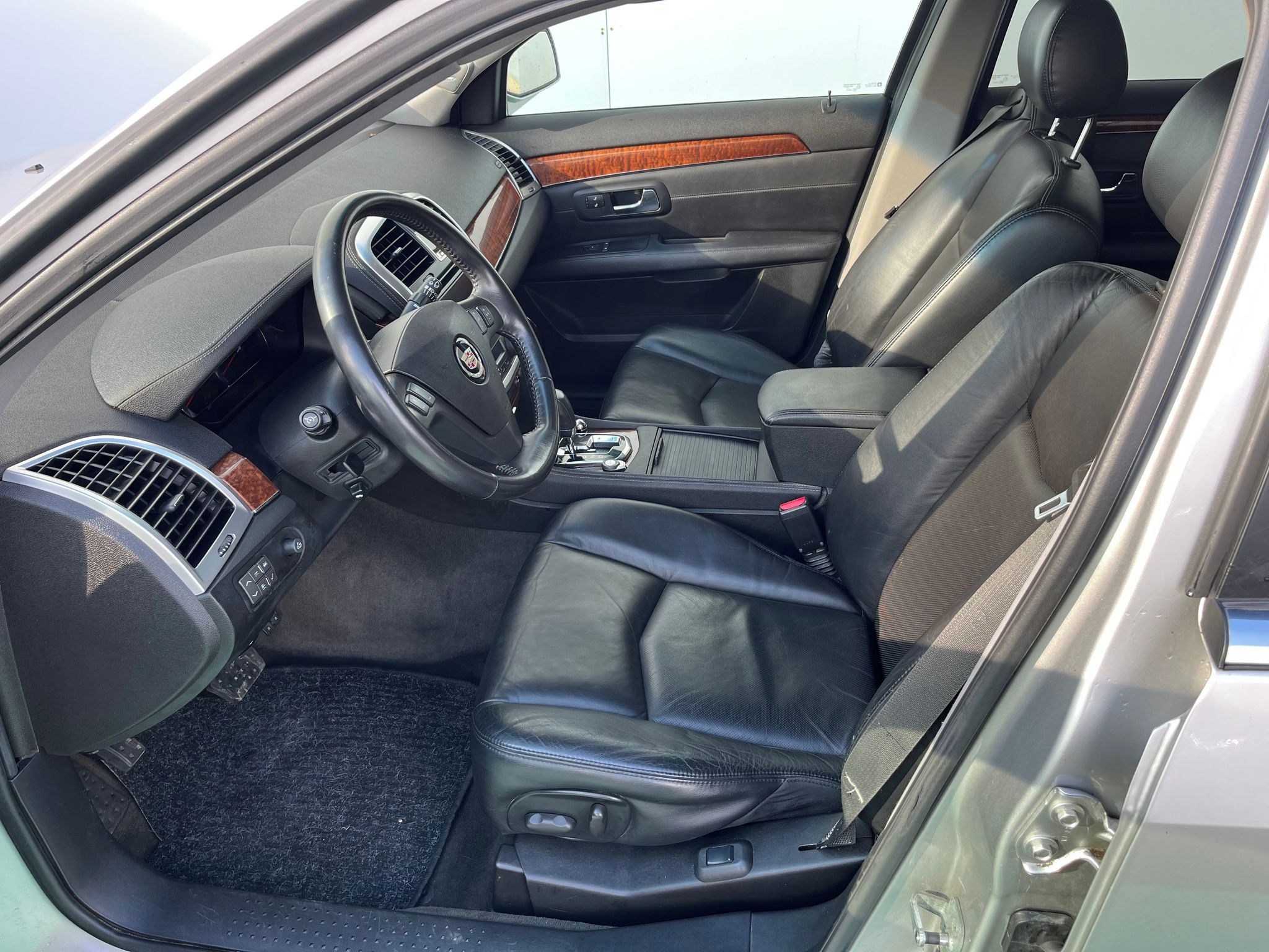 Cadillac SRX, 3.6 V6 Sport Luxury - fotka 6