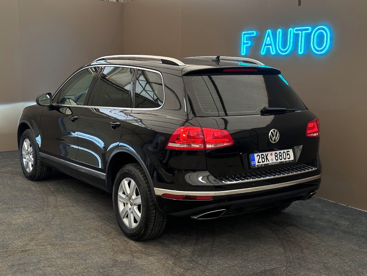 Volkswagen Touareg, 3.0 TDI 4x4 Panorama - fotka 4