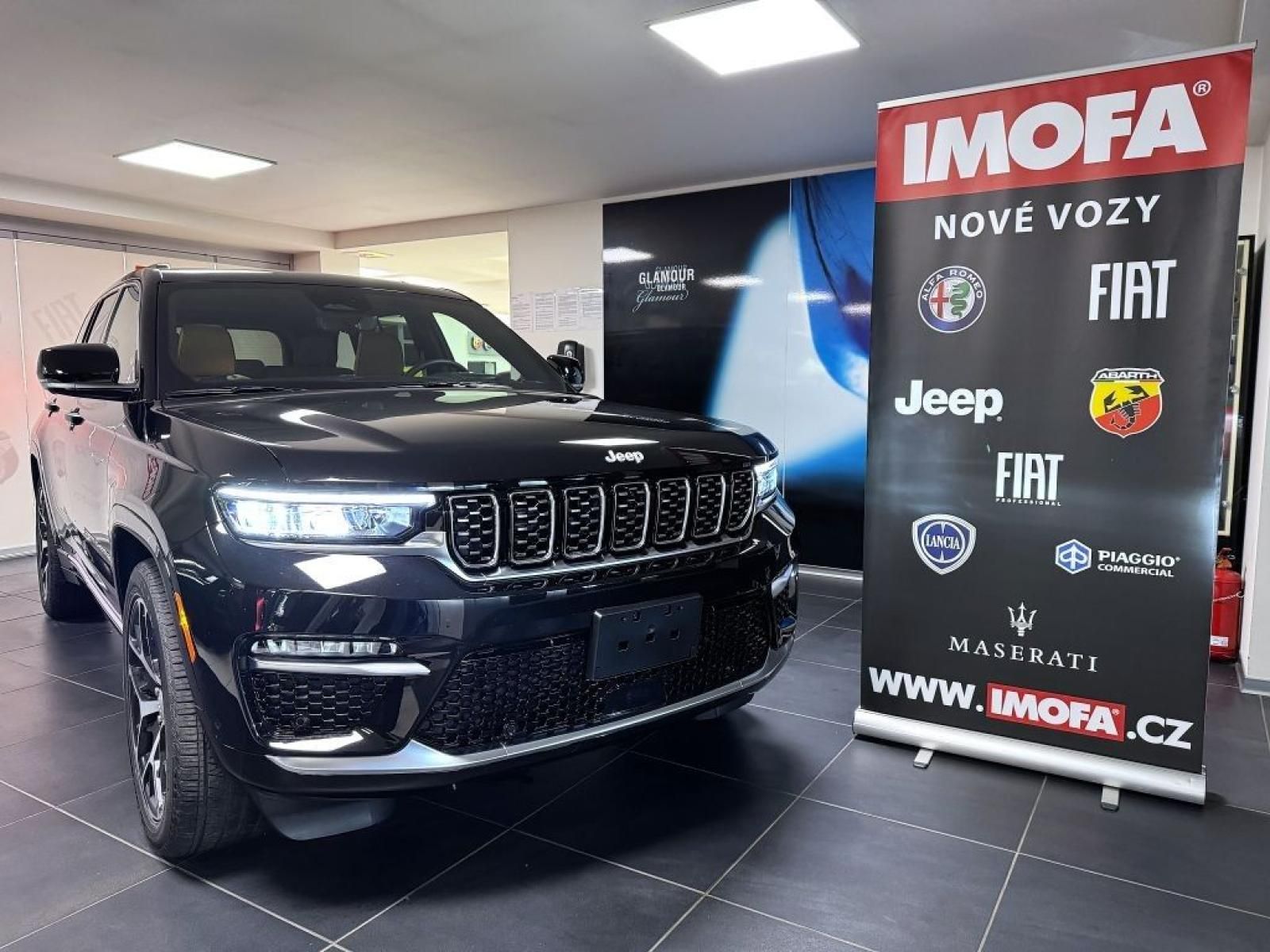 Jeep Grand Cherokee, 3,6 V6 291k 4x4 AT8 ZF SUMMIT - fotka 2