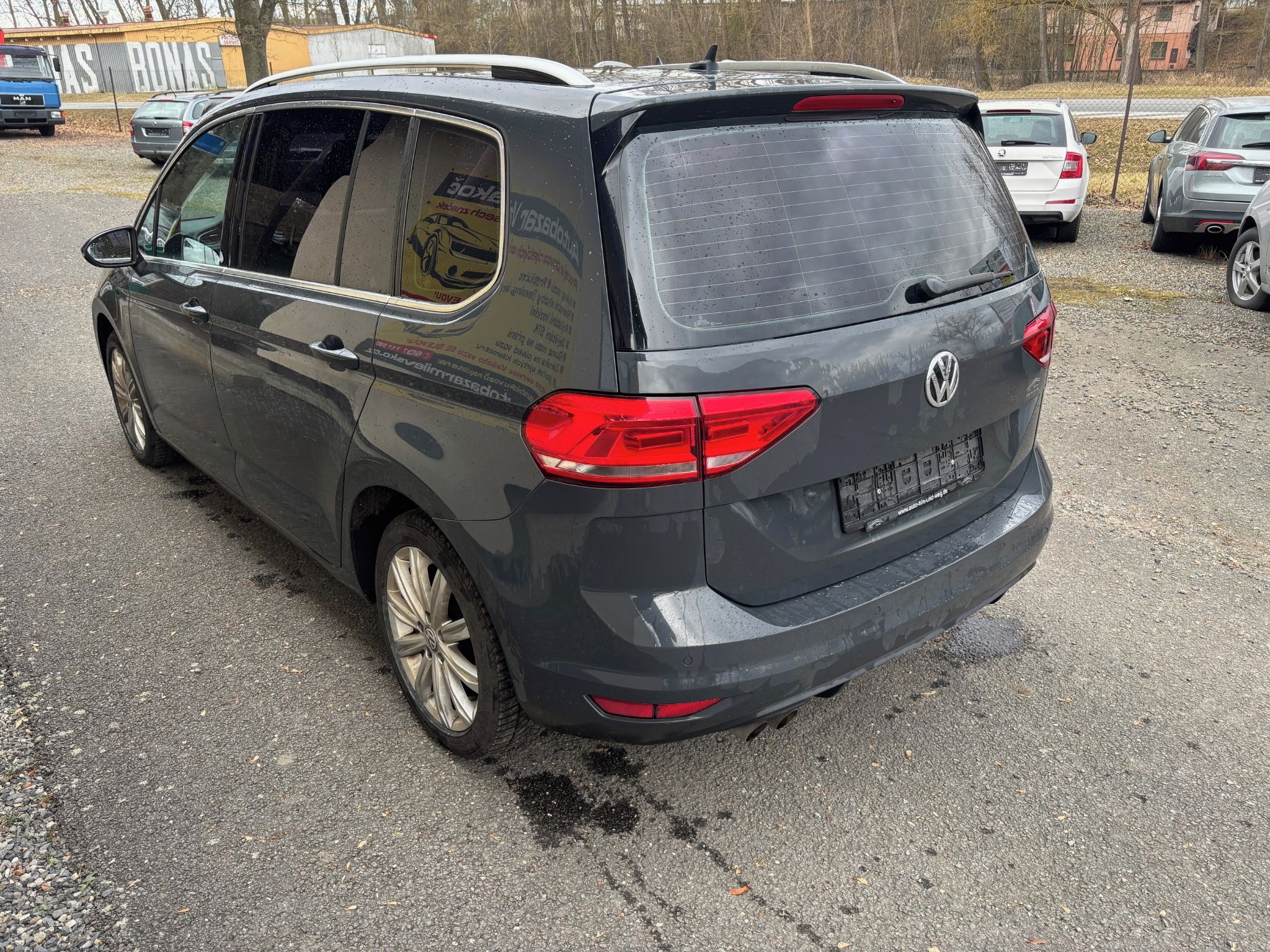Volkswagen Touran, LED,7míst,110KW,tažné,navigace - fotka 3
