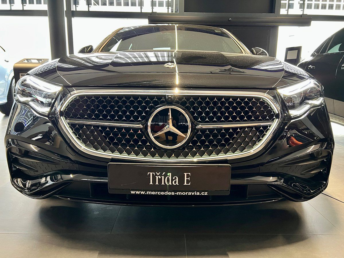 Mercedes-Benz Třídy E, 300 de 4MATIC s EQ AMG linie - fotka 5