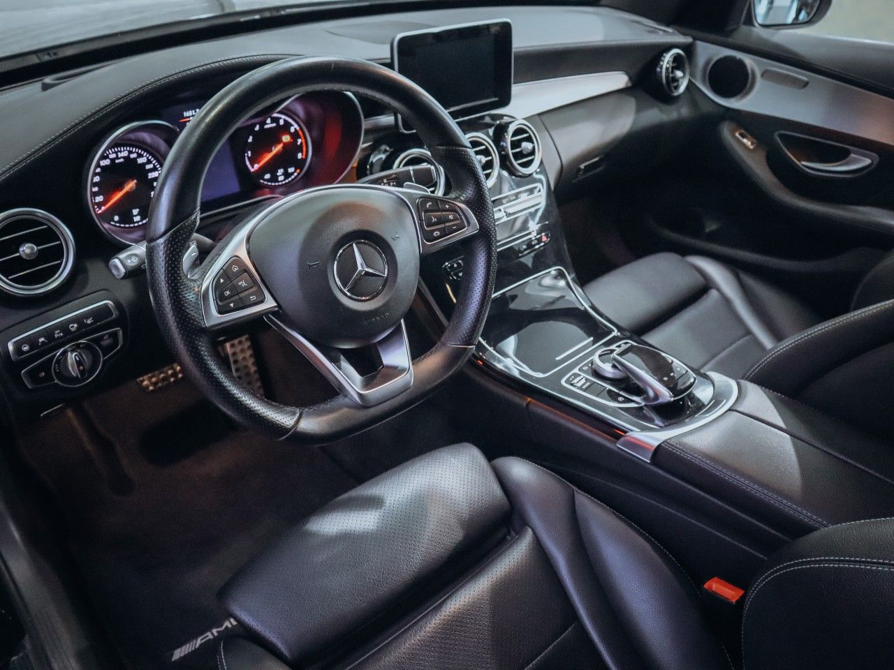 Mercedes-Benz Třídy C, C 400 kombi 4MATIC AMG 245 kW - fotka 6