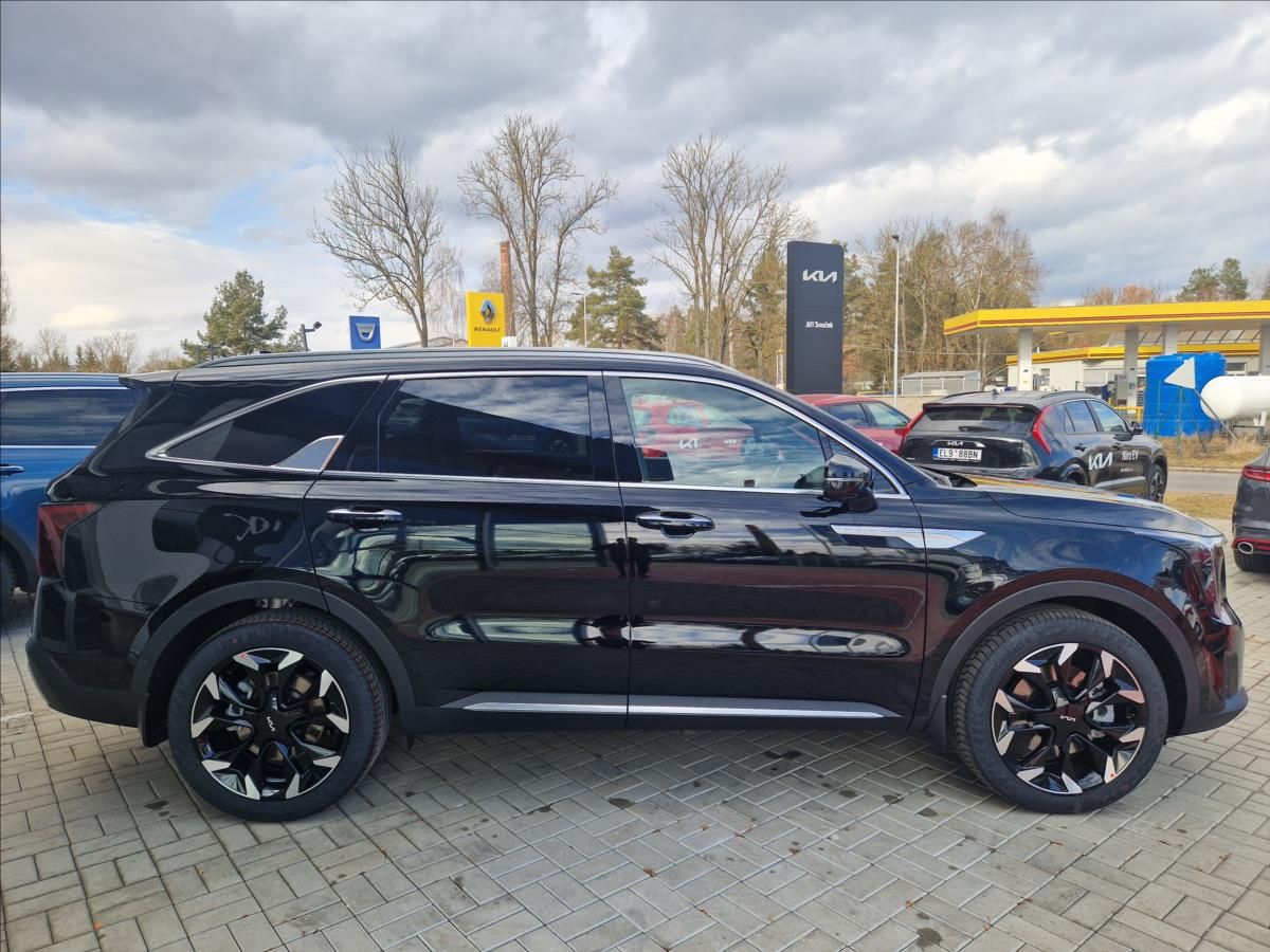 Kia Sorento, 2,2 CRDi SCR 4x4 8DCT 7míst  T - fotka 4