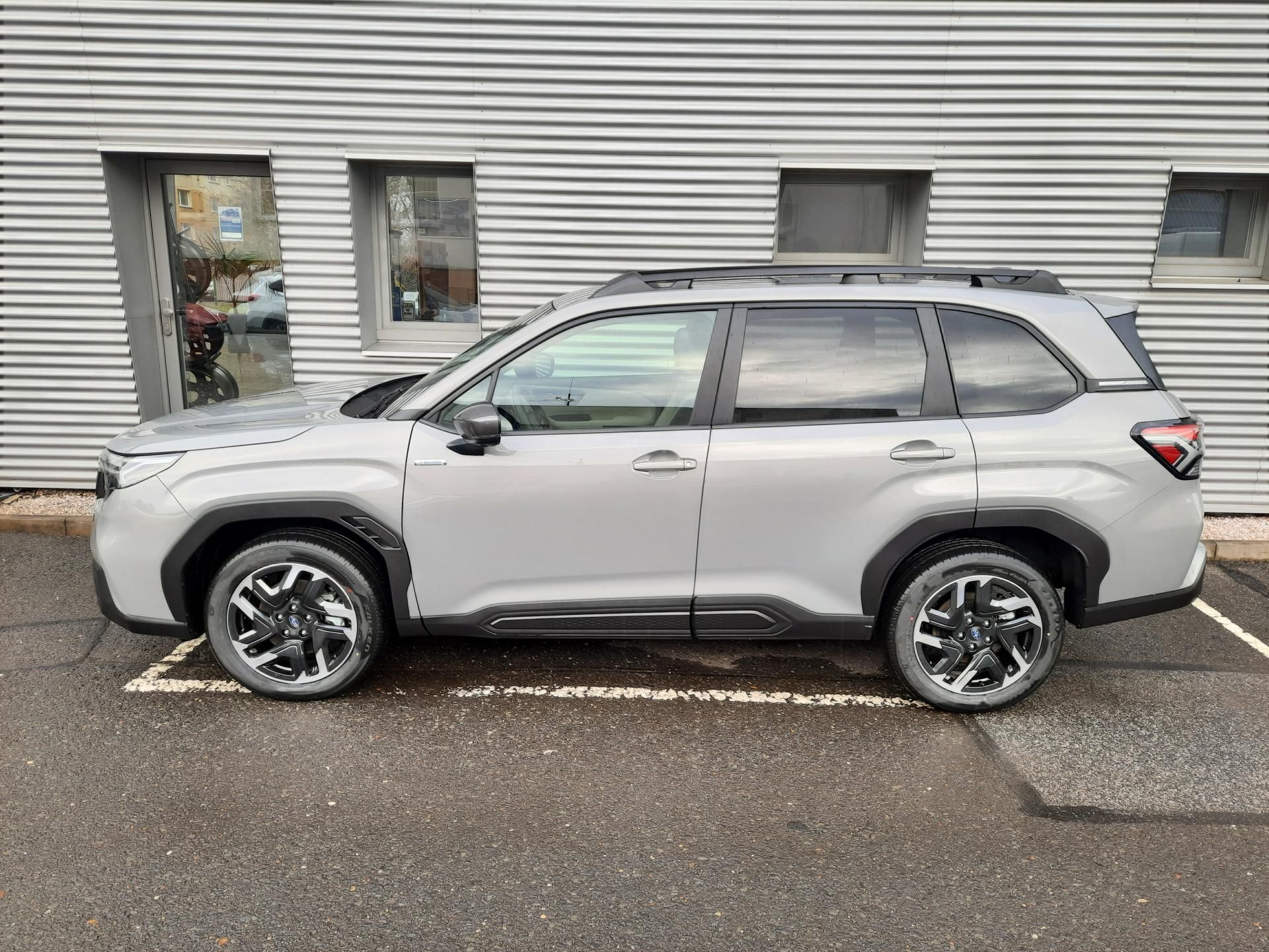 Subaru Forester, NOVÝ FORESTER 2,0i TOURING - fotka 3