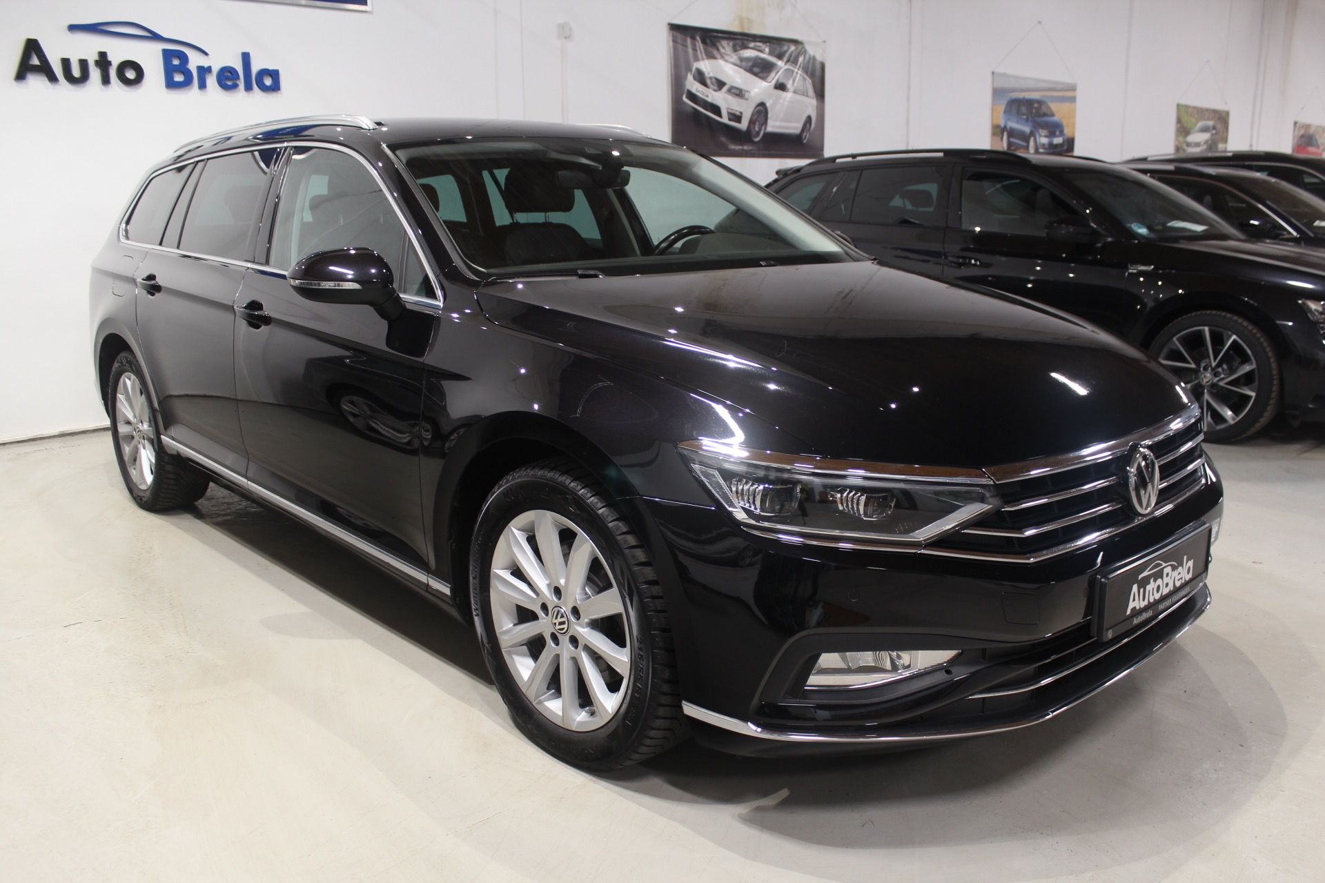 Volkswagen Passat, 2.0TDI DSG Elegance Matrix - fotka 3