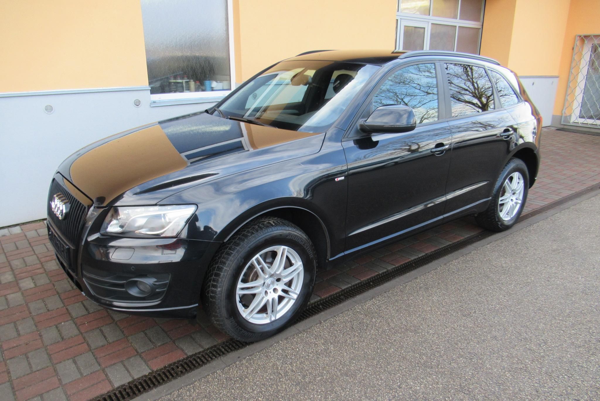 Audi Q5, 3.0 TDi V6 S-Line QUATTRO - fotka 5