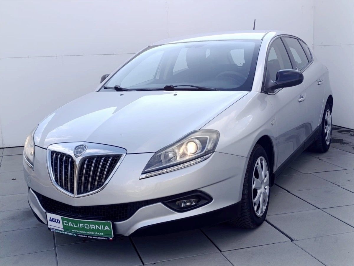 Lancia Delta, 1,6 1.6 JTD Klimatizace - fotka 2