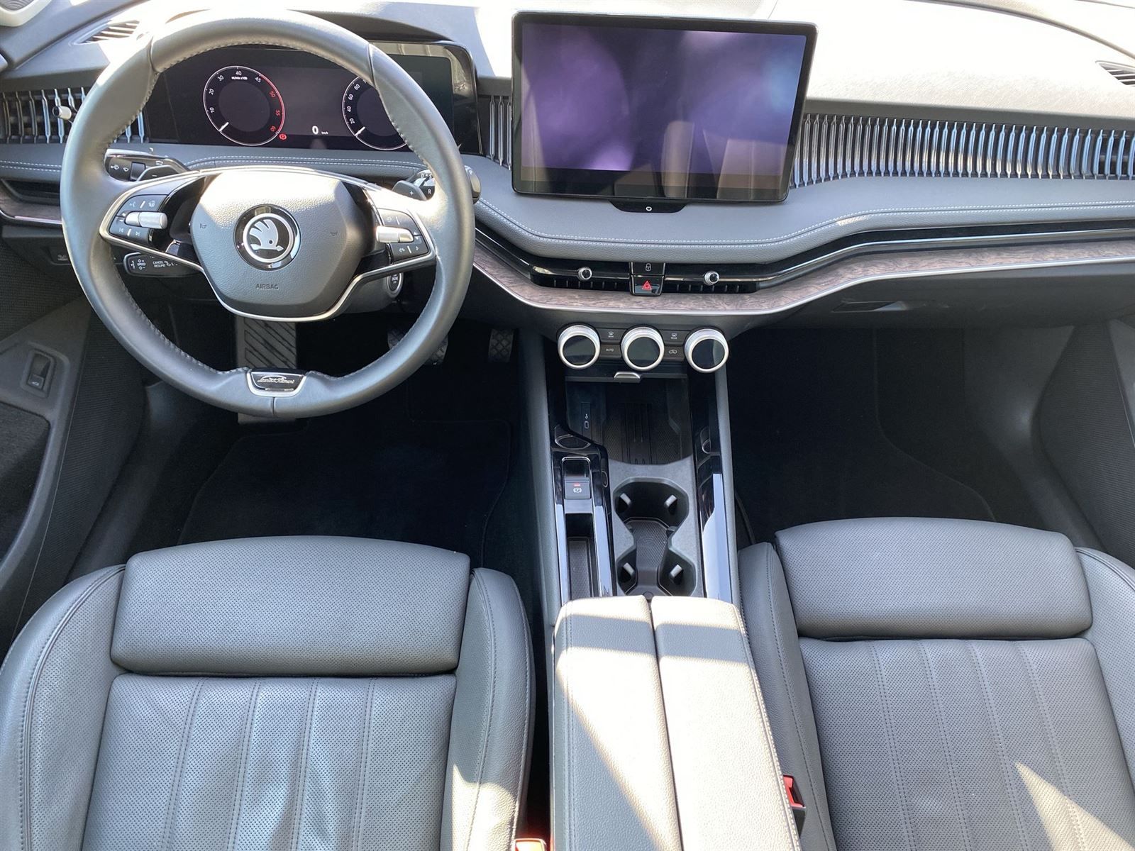 Škoda Superb, 2.0 TDI 4x4 DSG L&K - fotka 5