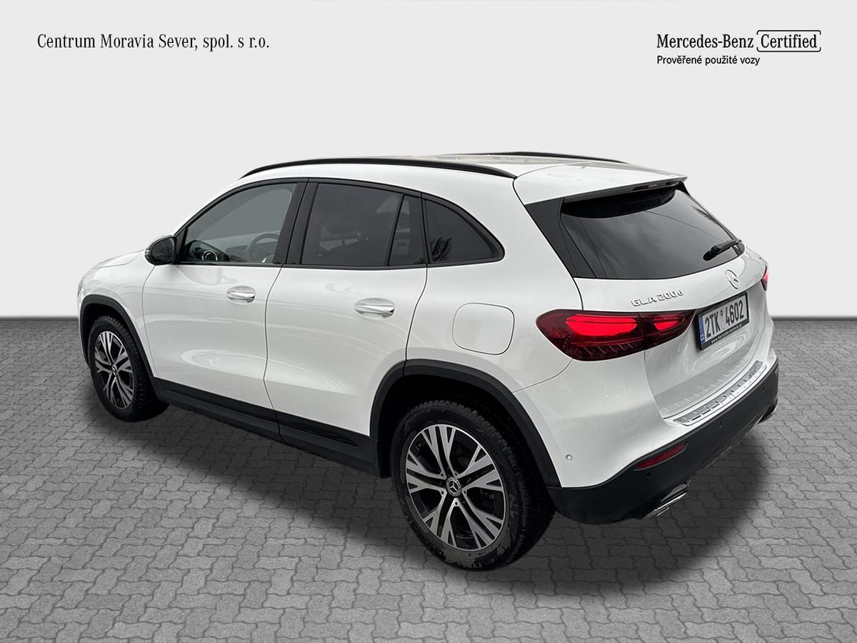 Mercedes-Benz GLA, 200d 4MATIC, CZ - fotka 3