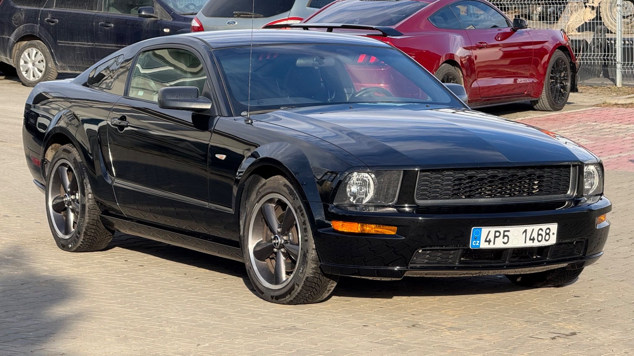 Ford Mustang, GT Bullitt N0699 Black Edice - fotka 2