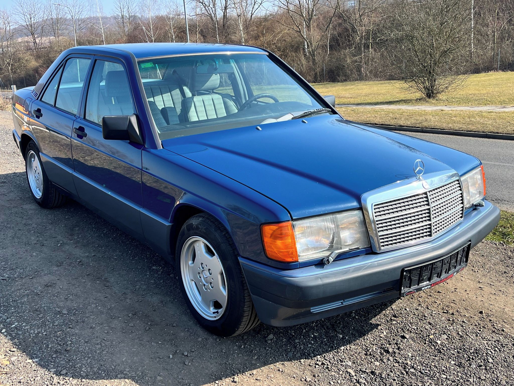 Mercedes-Benz 190, 190E 2.6 122KW, NÁDHERNÝ - fotka 3
