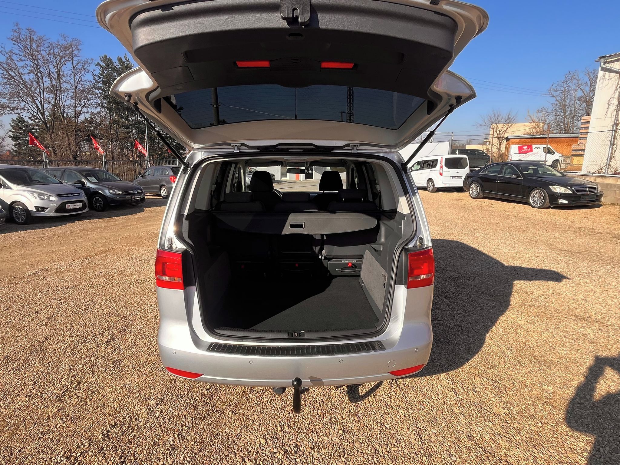 Volkswagen Touran, 1.6TDi 77kW*WEBASTO*VÝHŘEV SED - fotka 6
