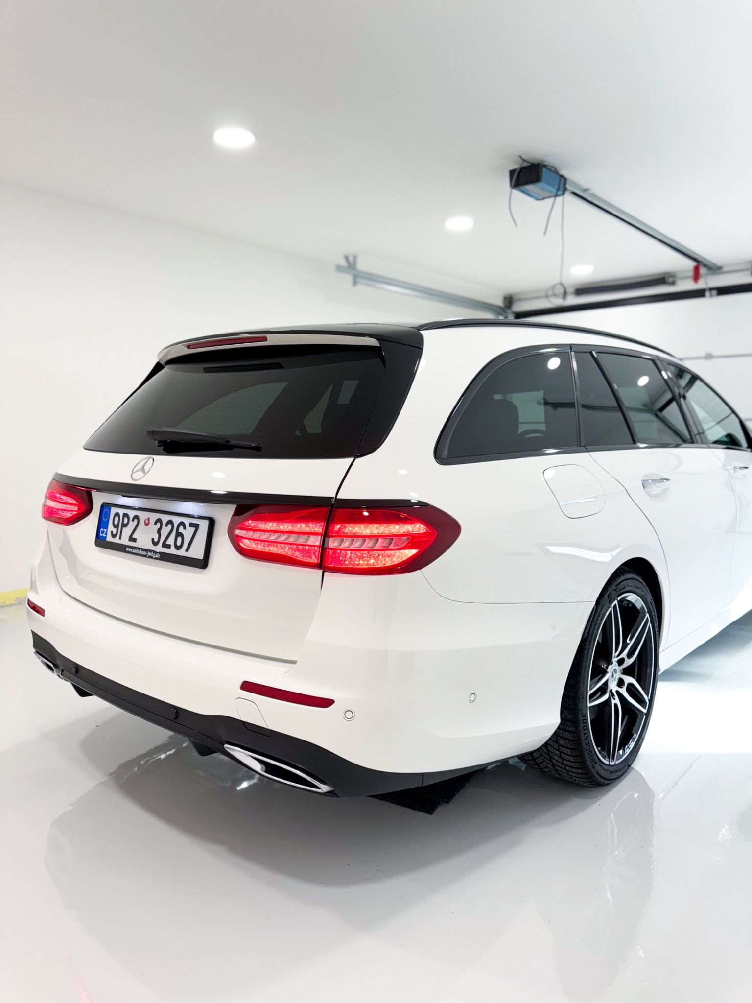Mercedes-Benz Třídy E, E400d 4matic - ODPOČET DPH - fotka 4