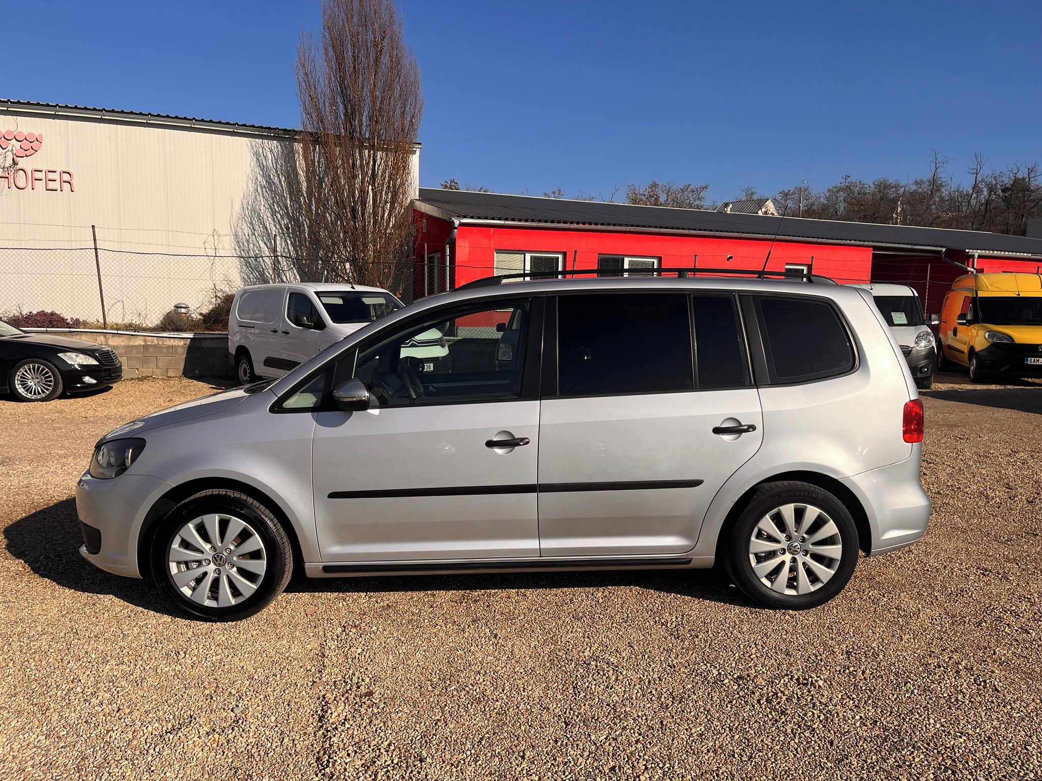 Volkswagen Touran, 1.6TDi 77kW*WEBASTO*VÝHŘEV SED - fotka 2
