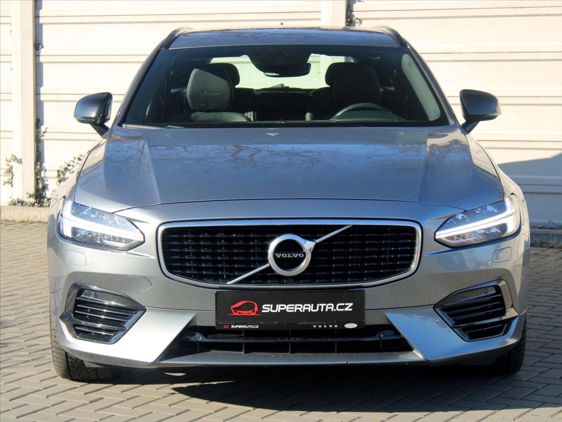 Volvo V90, 2,0 T8 PHEV eAWD R-Design ČR 1 - fotka 2