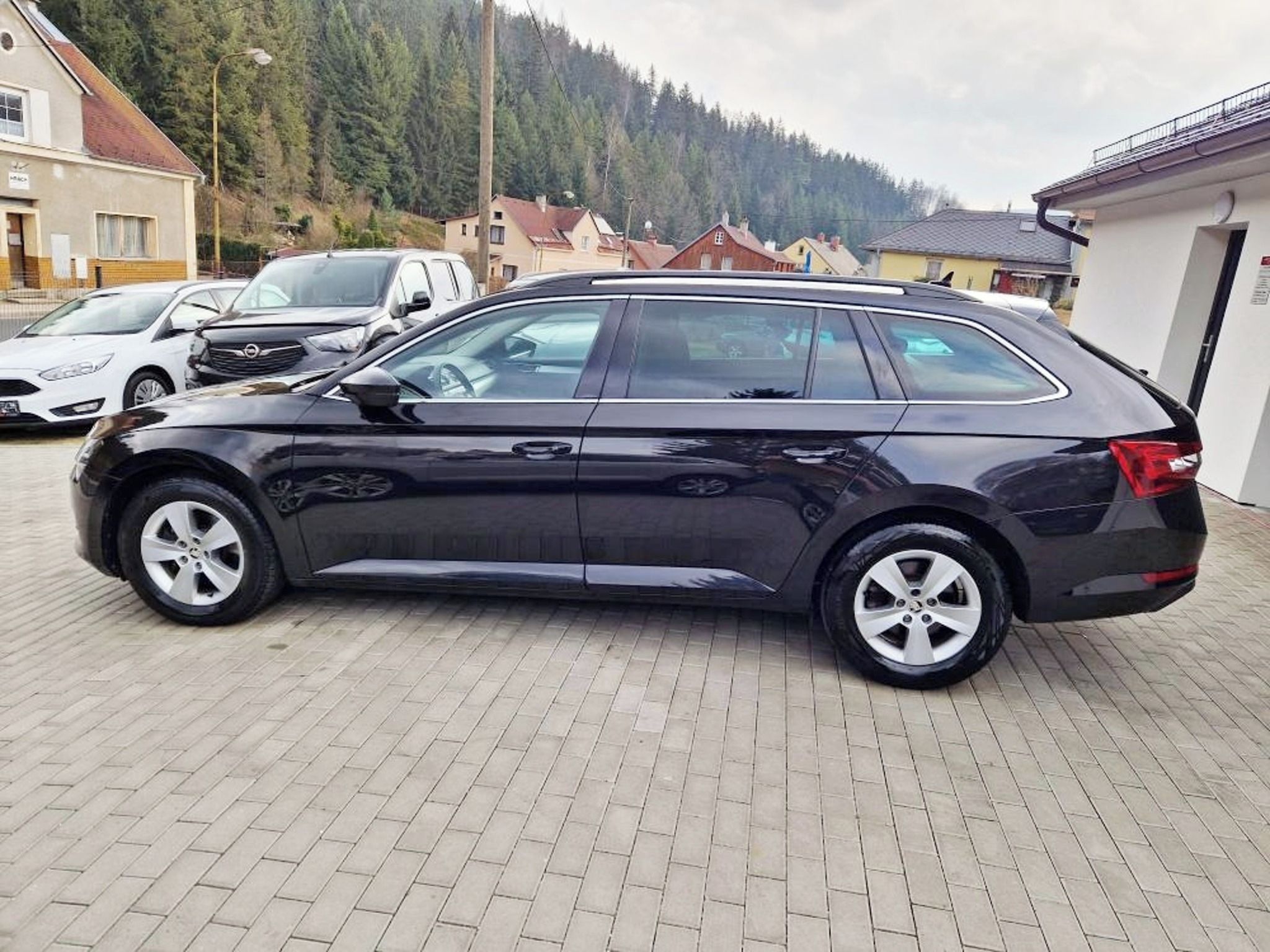 Škoda Superb, 2.0 TDI (110 kW), DSG - fotka 5