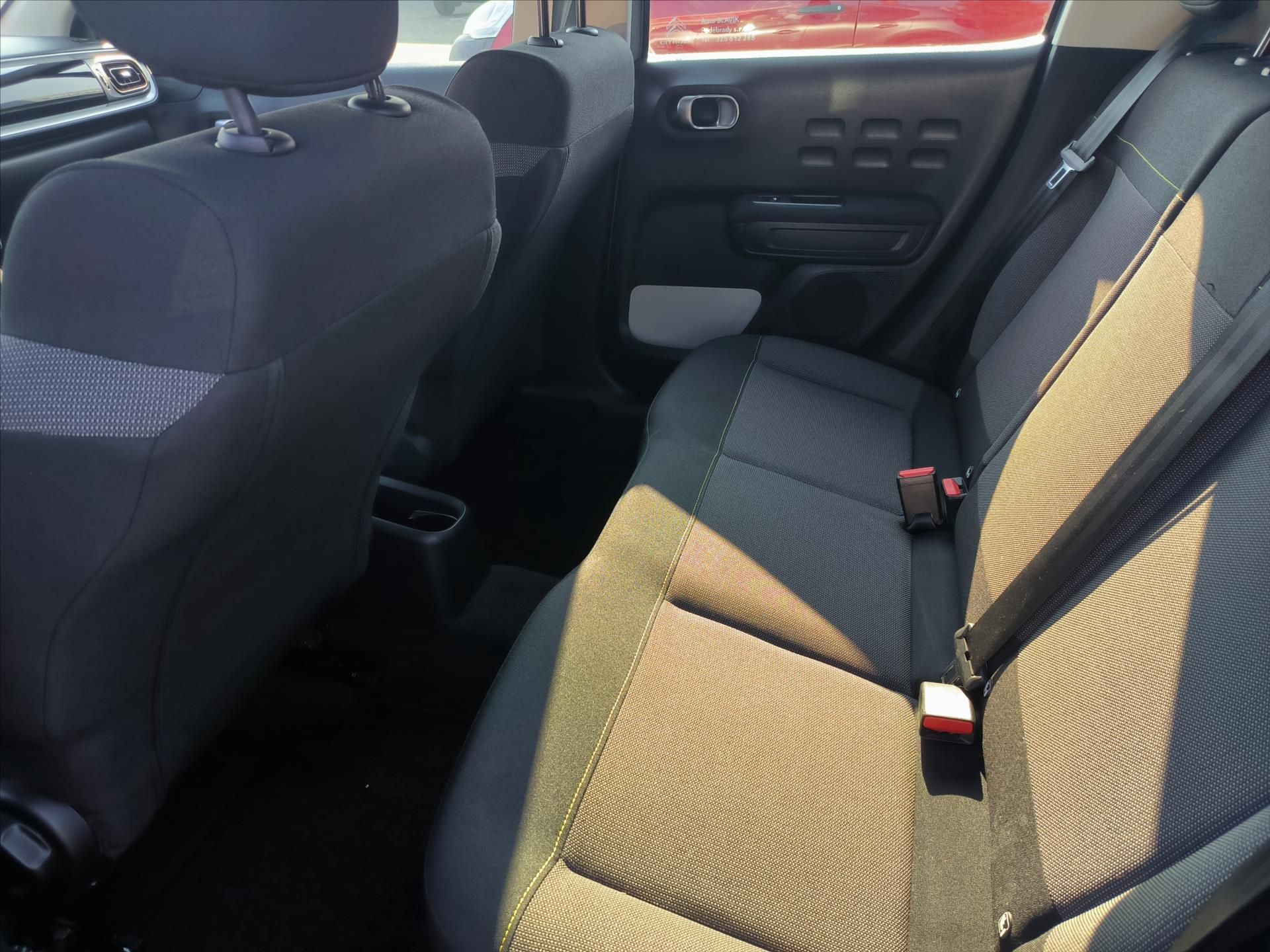 Citroën C3, 1,2 PT 82k 1.majitel,NAVI - fotka 6