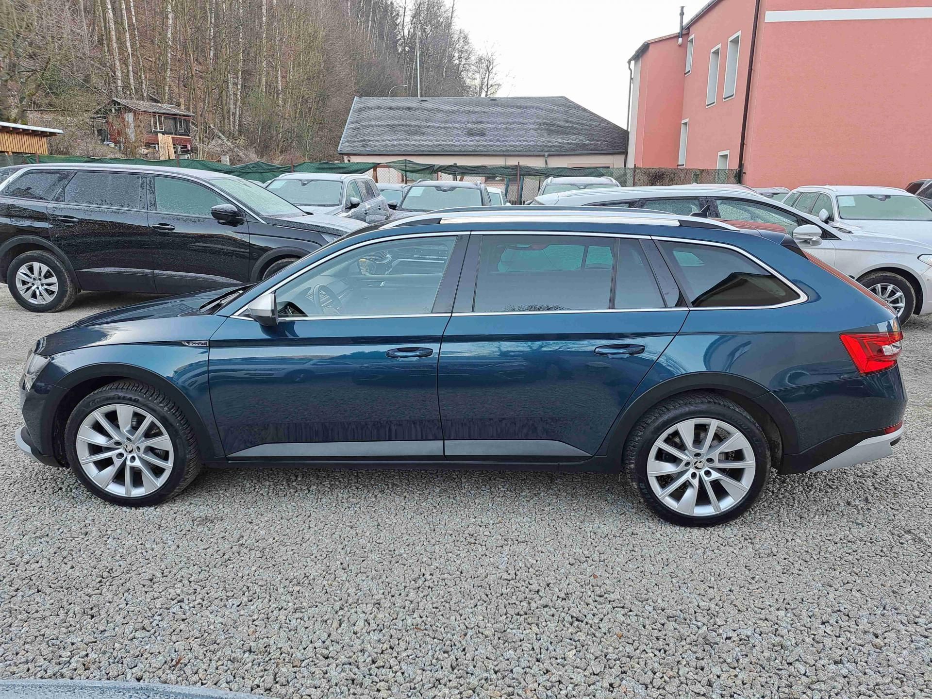 Škoda Superb, TDI-110 SCOUT DSG ACC LED NAVI - fotka 6