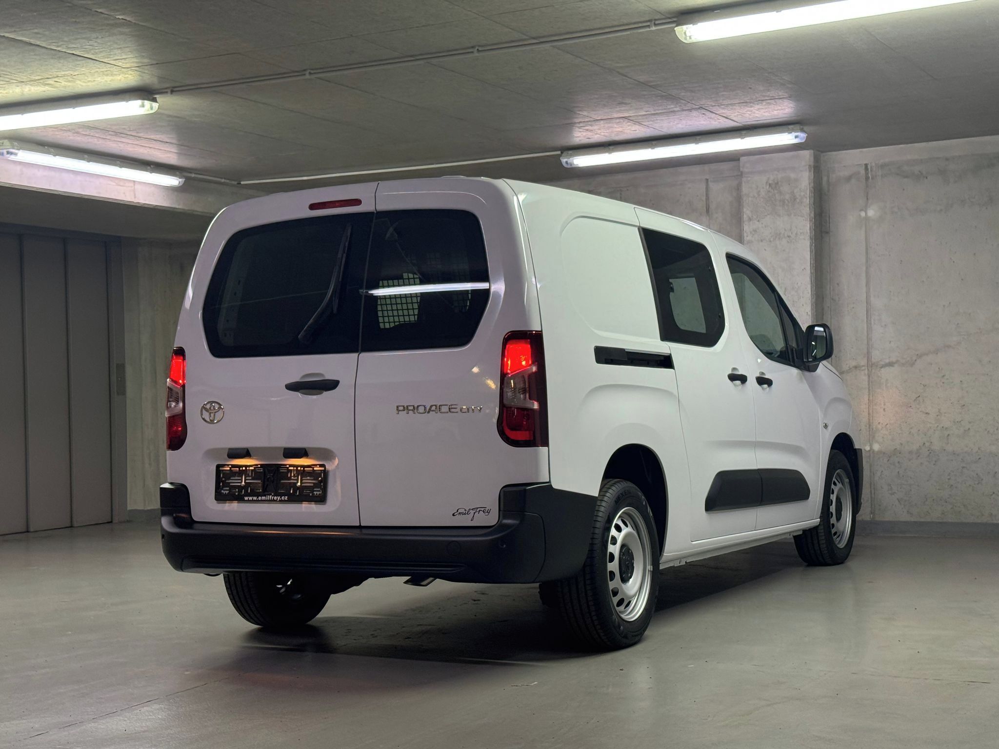 Toyota Proace City, CrewCab 1,5D 130k Long - fotka 5
