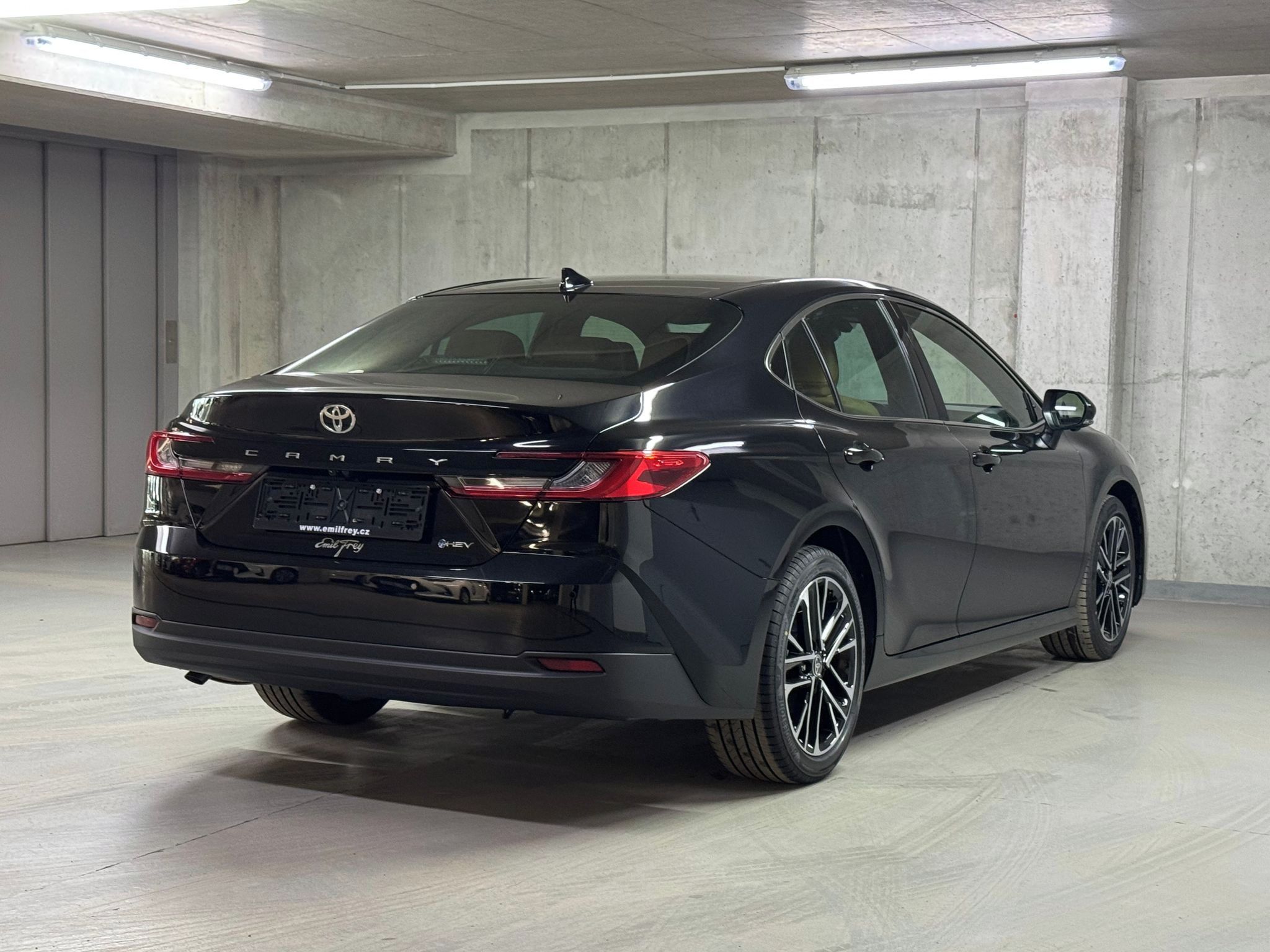 Toyota Camry, 2.5 Hybrid Executive - fotka 5
