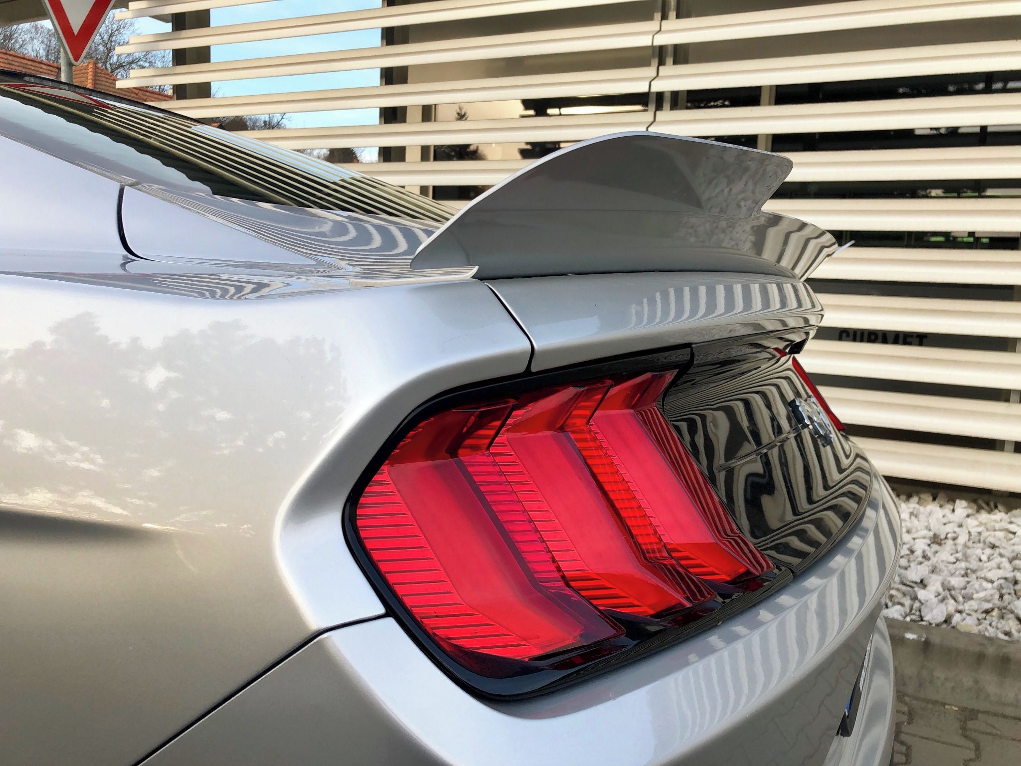 Ford Mustang, Shelby paket 2.3i,  Automat - fotka 5