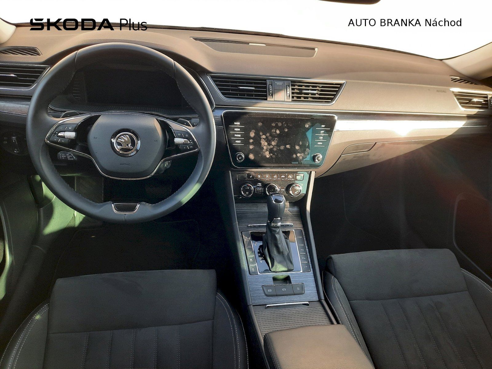 Škoda Superb, kombi 2,0 TDI 110 kW DSG Style - fotka 5