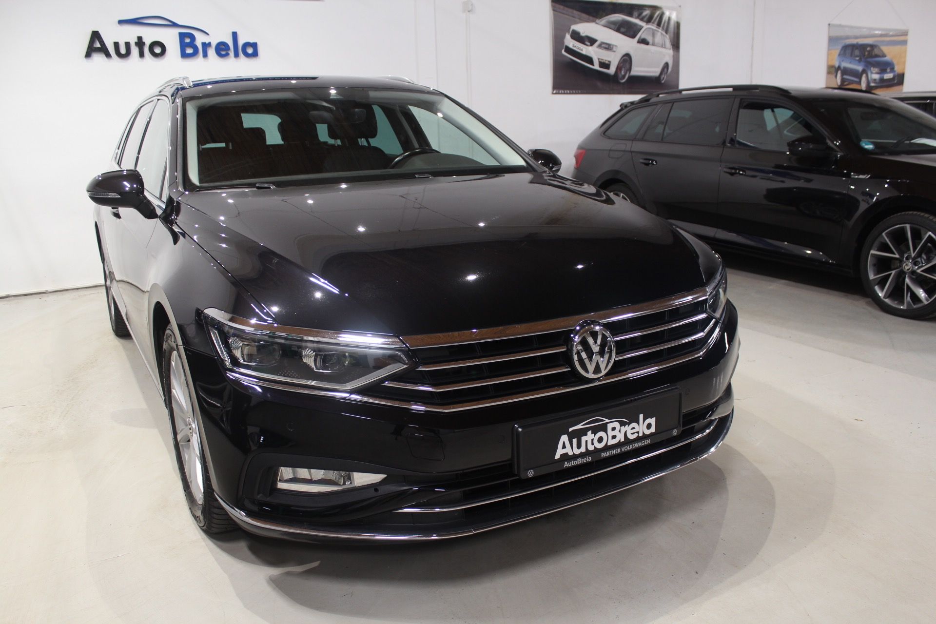 Volkswagen Passat, 2.0TDI DSG Elegance Matrix - fotka 2
