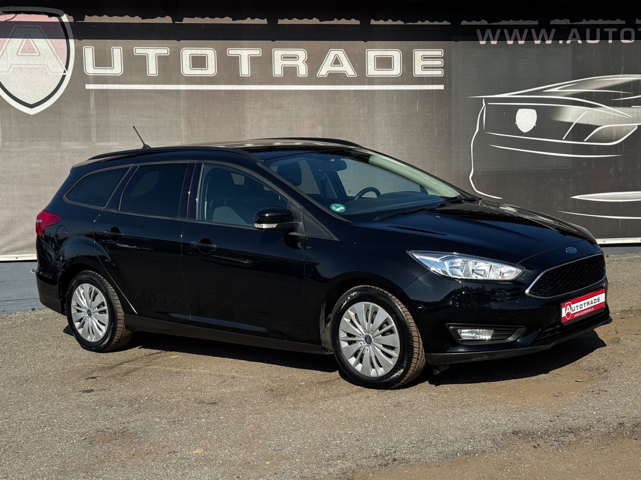 Ford Focus, 1.0EcoB 92kW, NAVI, KLIMA - fotka 5